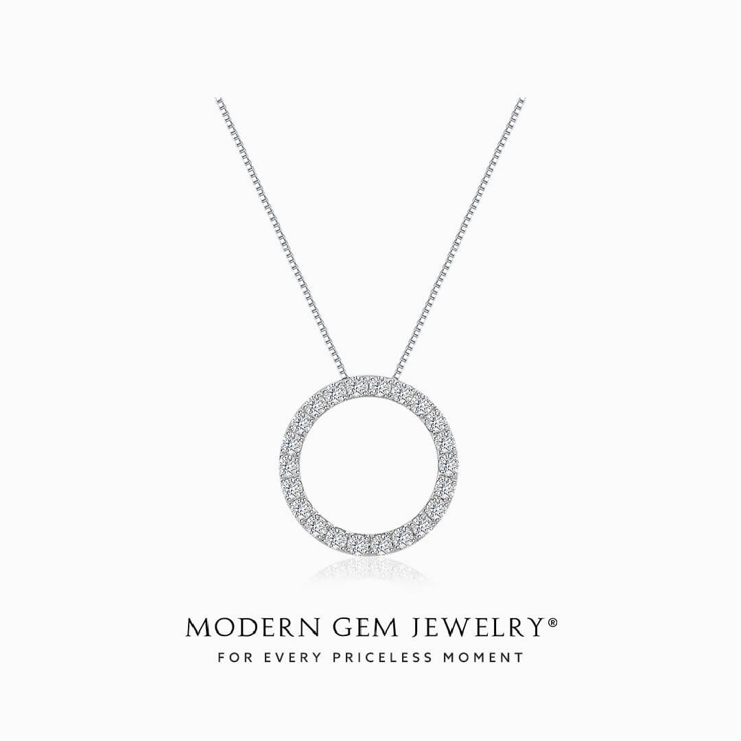 Classic Diamond Circle Pendant Necklace | White Gold | Saratti