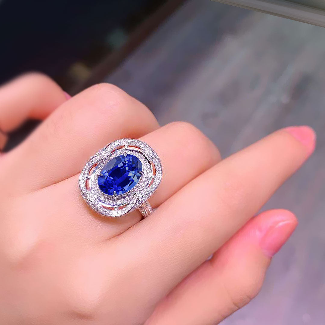 Elegant Unheated Royal Blue Oval Sapphire Ring | 3 cts | Saratti