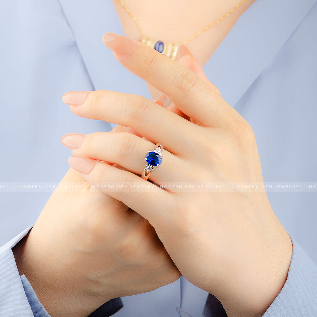 Superb Oval Royal Blue Sapphire and Diamond Three Stone Ring | Modern Gem Jewelry | Saratti