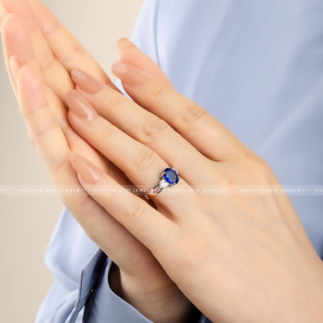 Classy Oval Royal Blue Sapphire and Diamond Three Stone Ring | Modern Gem Jewelry | Saratti
