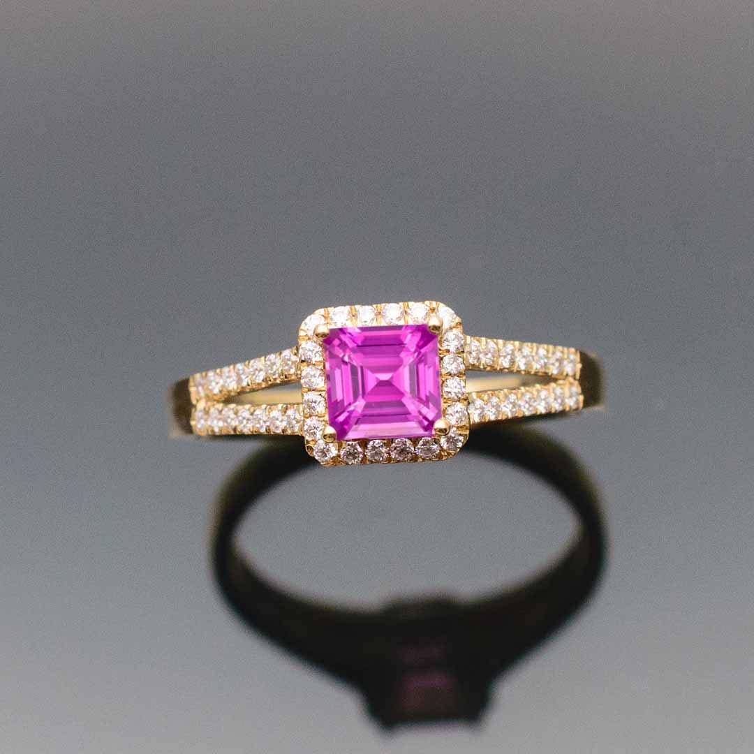 Timeless 18K Yellow Gold Split Shank Purple Sapphire Ring | Modern Gem Jewelry | Saratti