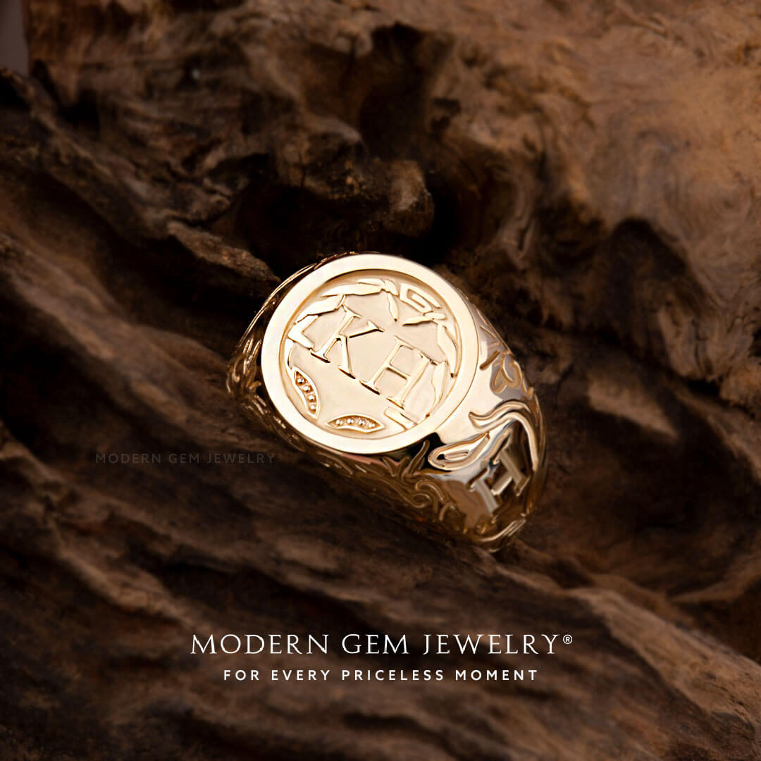 Mens Initial Ring in 18K Yellow Gold | Modern Gem Jewelry | Saratti