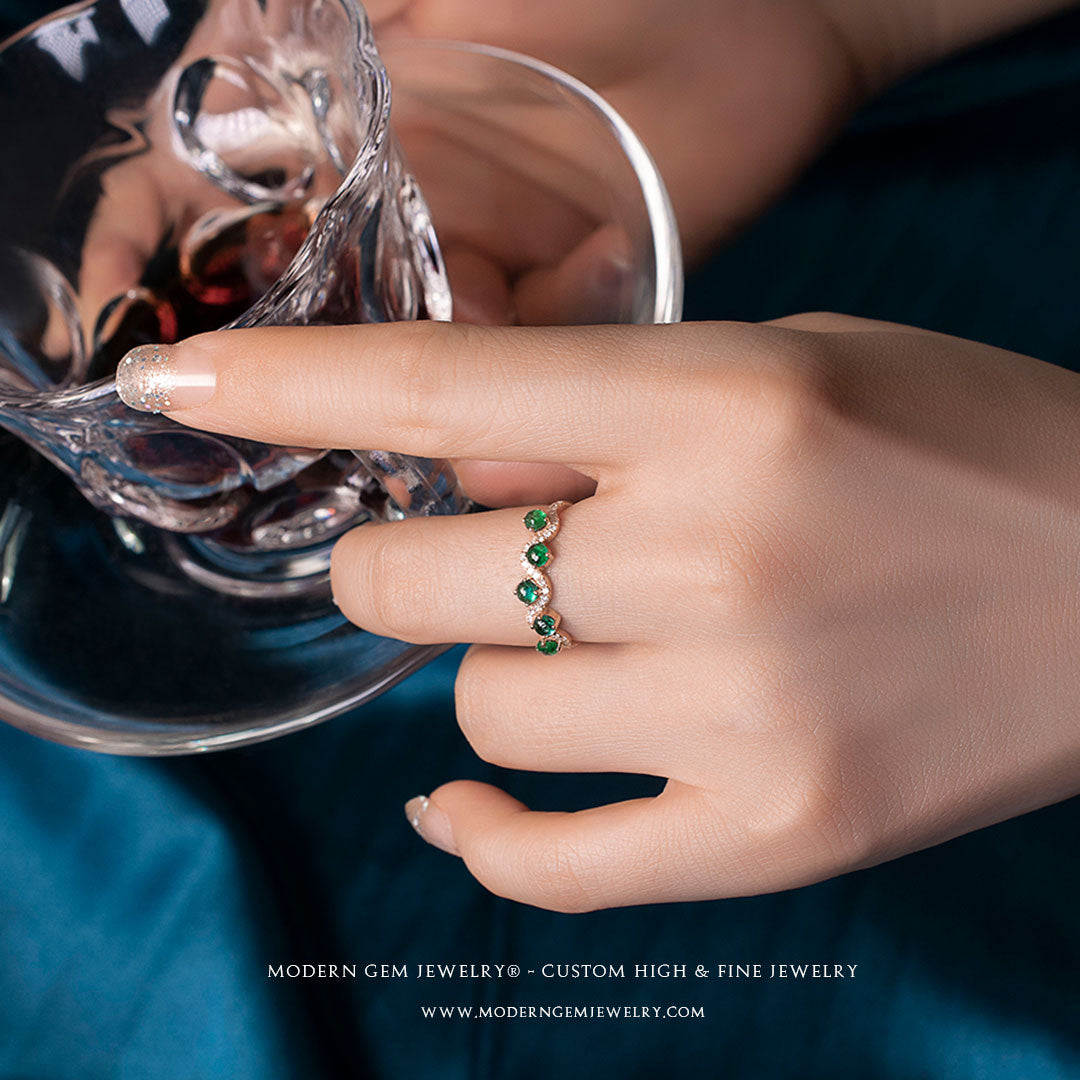 Emerald Band Ring with Diamonds in Yellow Gold | Modern Gem Jewelry | Saratti