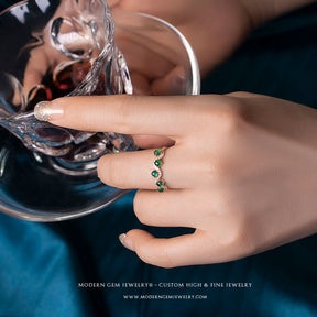 Emerald Band Ring with Diamonds in Yellow Gold | Modern Gem Jewelry | Saratti