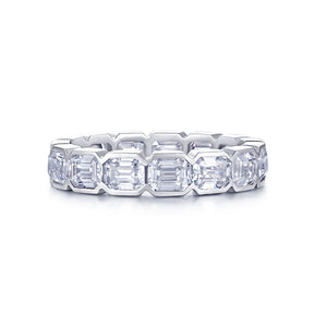 Wedding Band For Emerald Cut Engagement Ring in White Gold | Modern Gem Jewelry | Saratti 