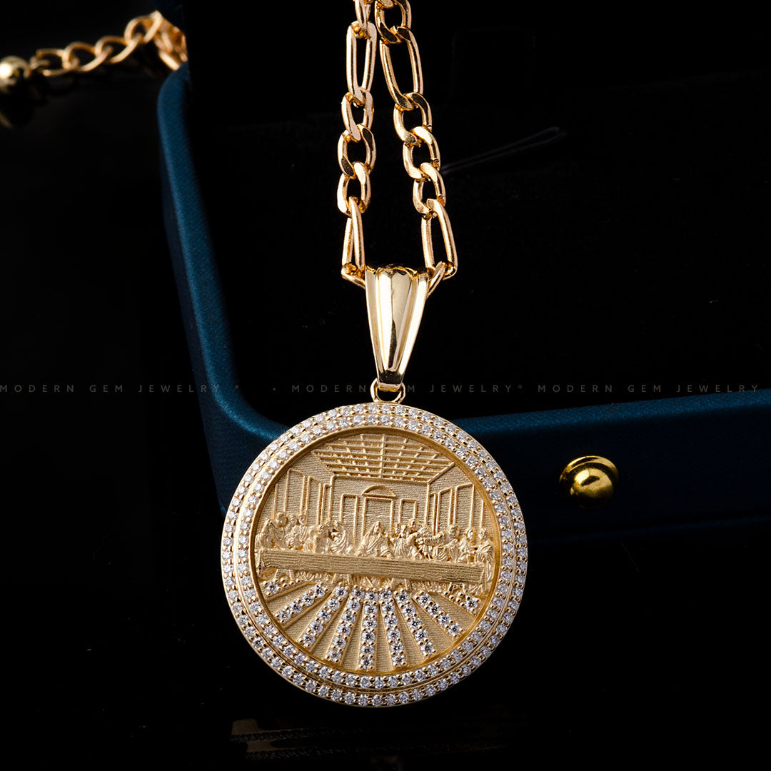 Last Supper Scene Necklace with Diamonds in 14K Gold | Saratti