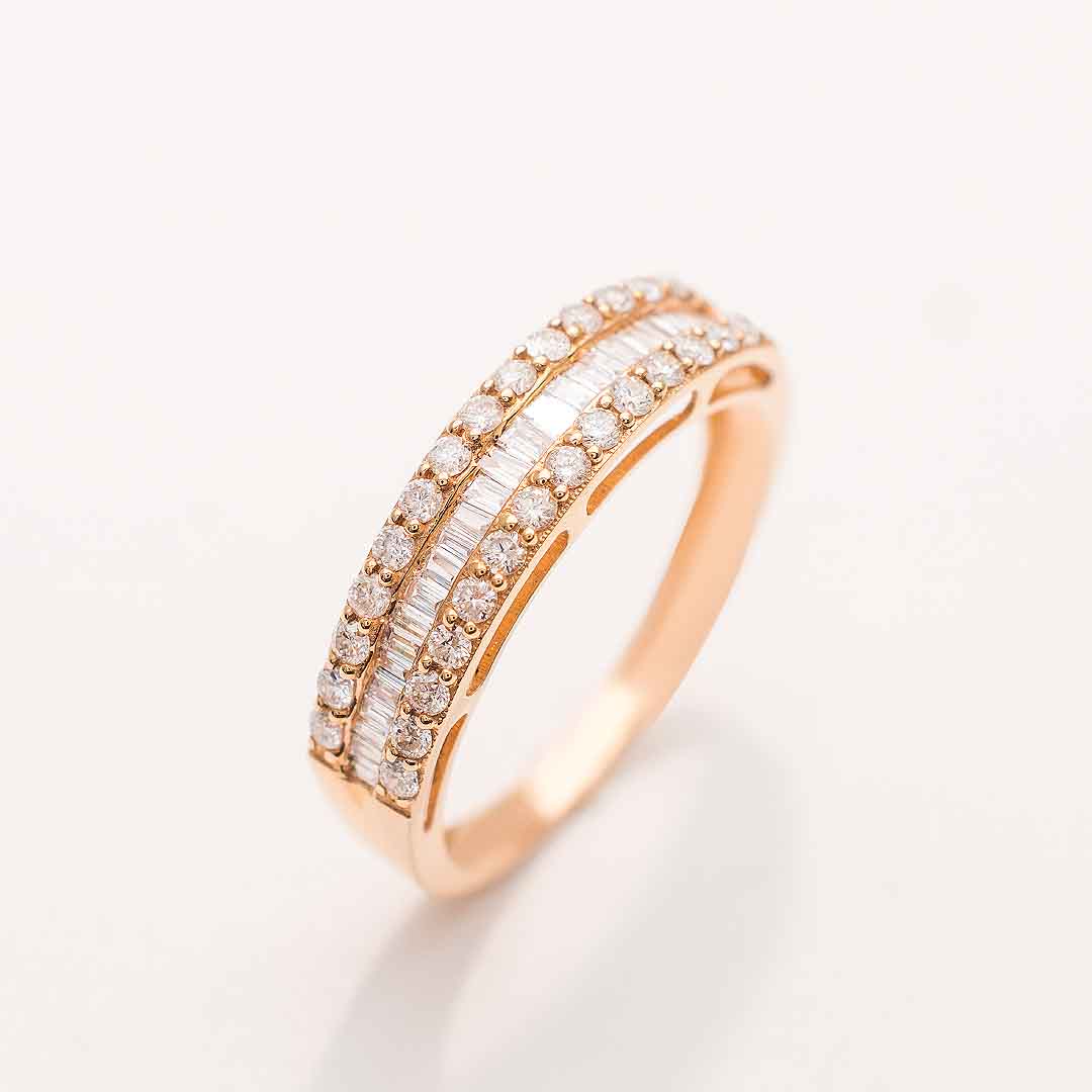 Rose Gold Eternity Band with Baguette and Round Diamonds | Custom Made Wedding Rings | Modern Gem Jewelry | Saratti 