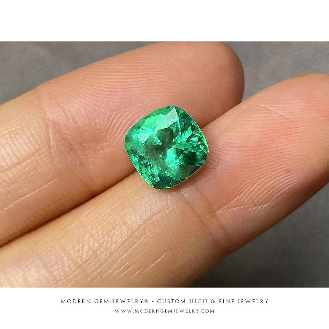 Emerald Gemstone | Cushion Cut Green Columbian | 2.25 Carats Heirloom Minor-Oil | Custom Jewelry | Modern Gem Jewelry