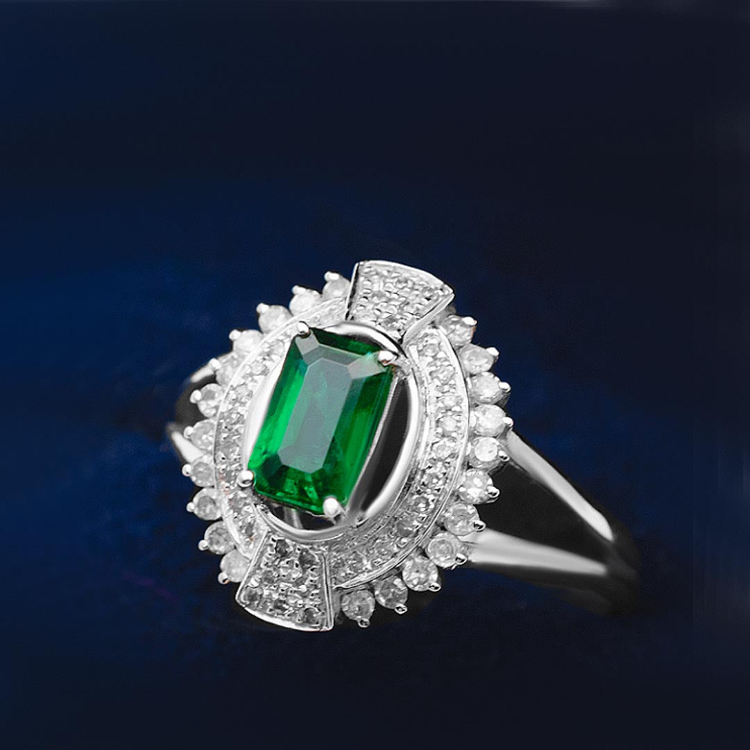 Emerald Cocktail Ring with Diamonds in 18K White Gold | Estate Inspired Ring | Modern Gem Jewelry | Saratti