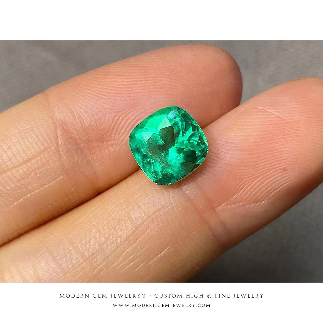 Emerald Gemstone | Cushion Cut Green Columbian | 2.25 Carats Heirloom Minor-Oil | Custom Jewelry | Modern Gem Jewelry